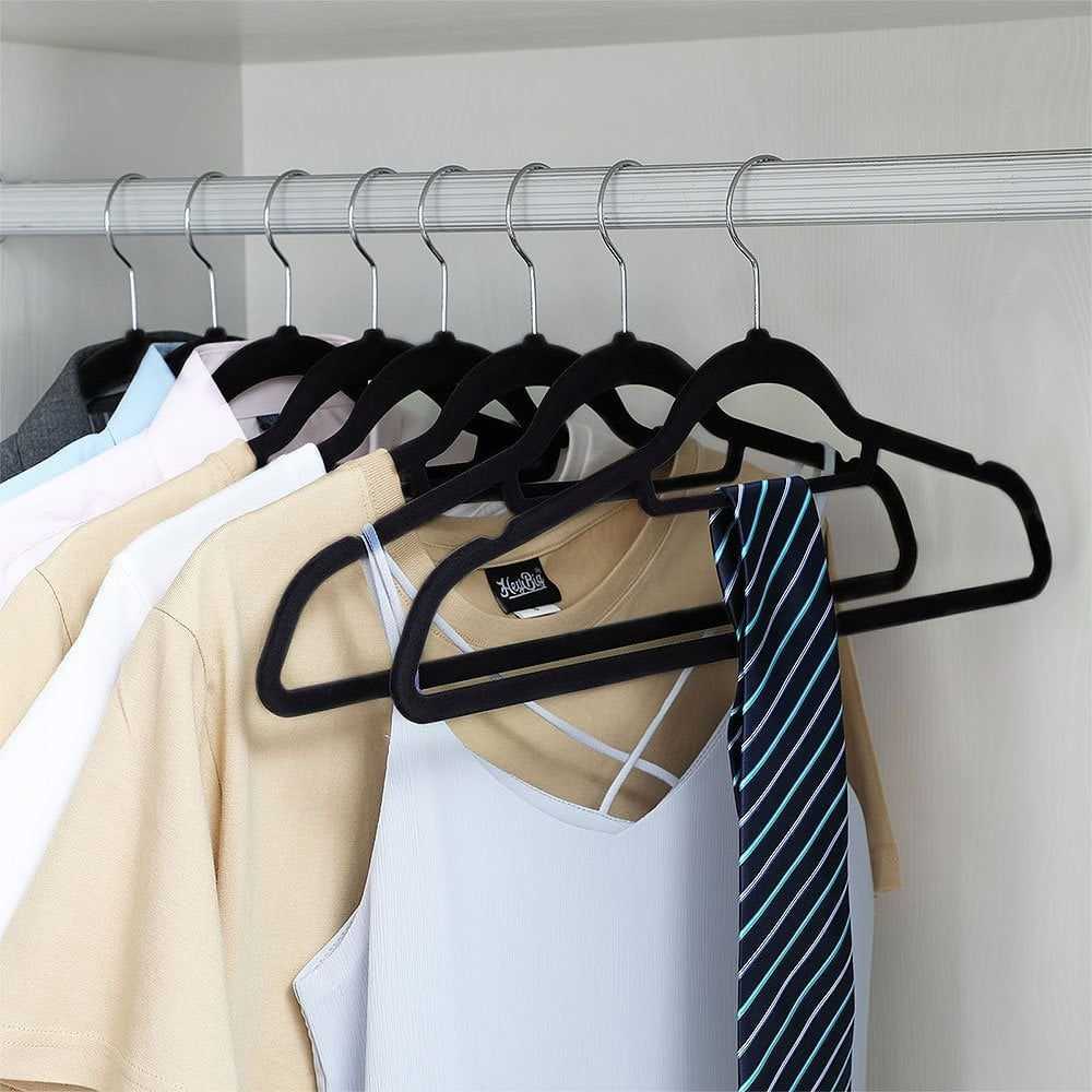 20 X Non-Slip Black Velvet Hangers